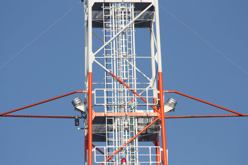 Zwei VARS-Kameramodule am Mast von FINO 2